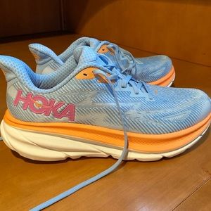 Hoka Clifton 9 - NWOT - 9 Wide